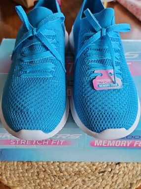 Skechers Womens Stretch Fit Slip-On Sneakers